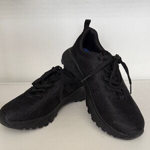 SHOES FOR CREWS Sneakers Non-Slip Work Sneakers in Black – Women’s Size 7